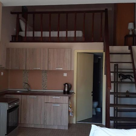 K&V Apartments เนอา มิคานิโอนา ภายนอก รูปภาพ